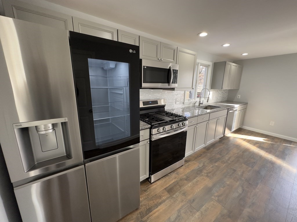 17 Champlain Street Springfield, MA 01151 - Photo 8 of 35 Gallery Image 8