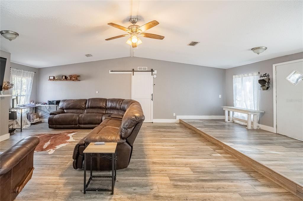 5005 Shepherd Road Lakeland, FL 33811 - Photo 10 of 41