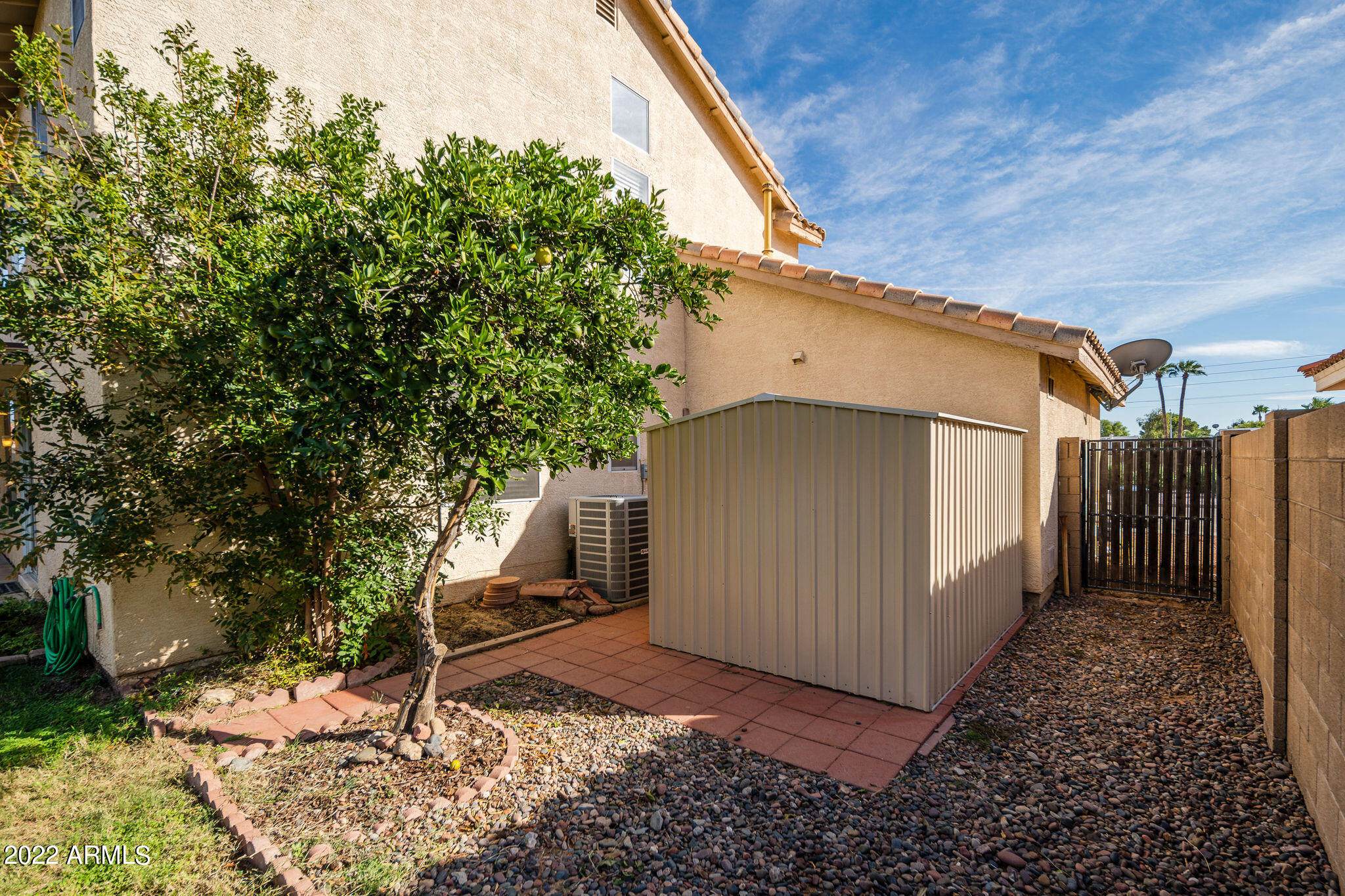 4002 West Cactus Road Phoenix, AZ 85029 - Photo 3 of 24 Side yard