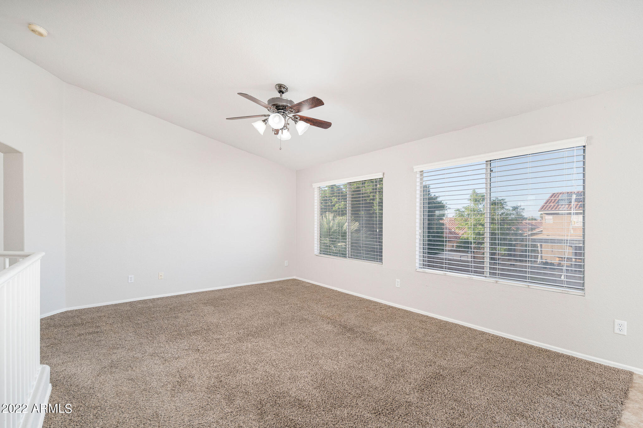 4002 West Cactus Road Phoenix, AZ 85029 - Photo 5 of 24 Upstairs living area
