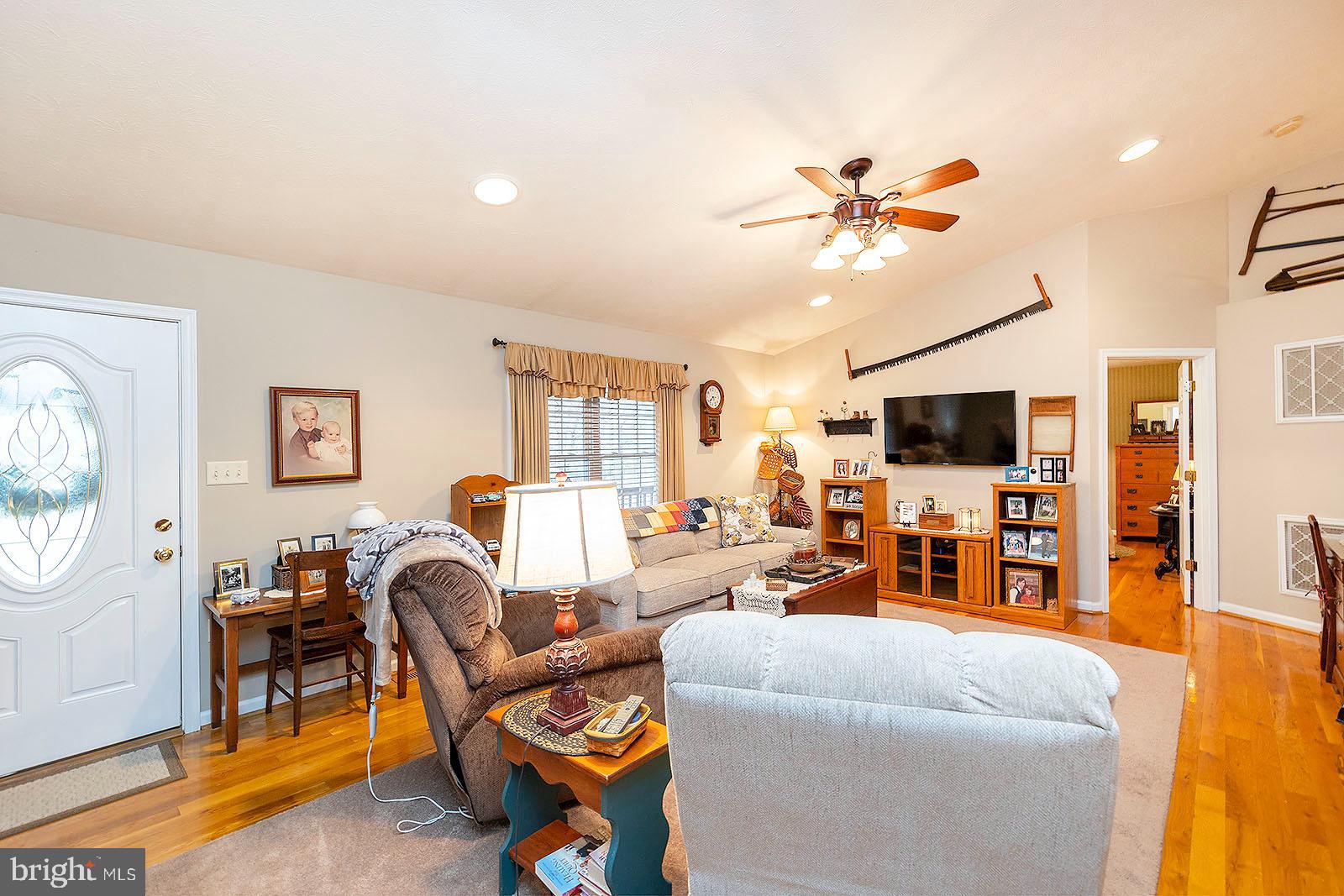 236 Chestnut Grove Road Winchester, VA 22603 - Photo 6 of 50 Gallery Image 6