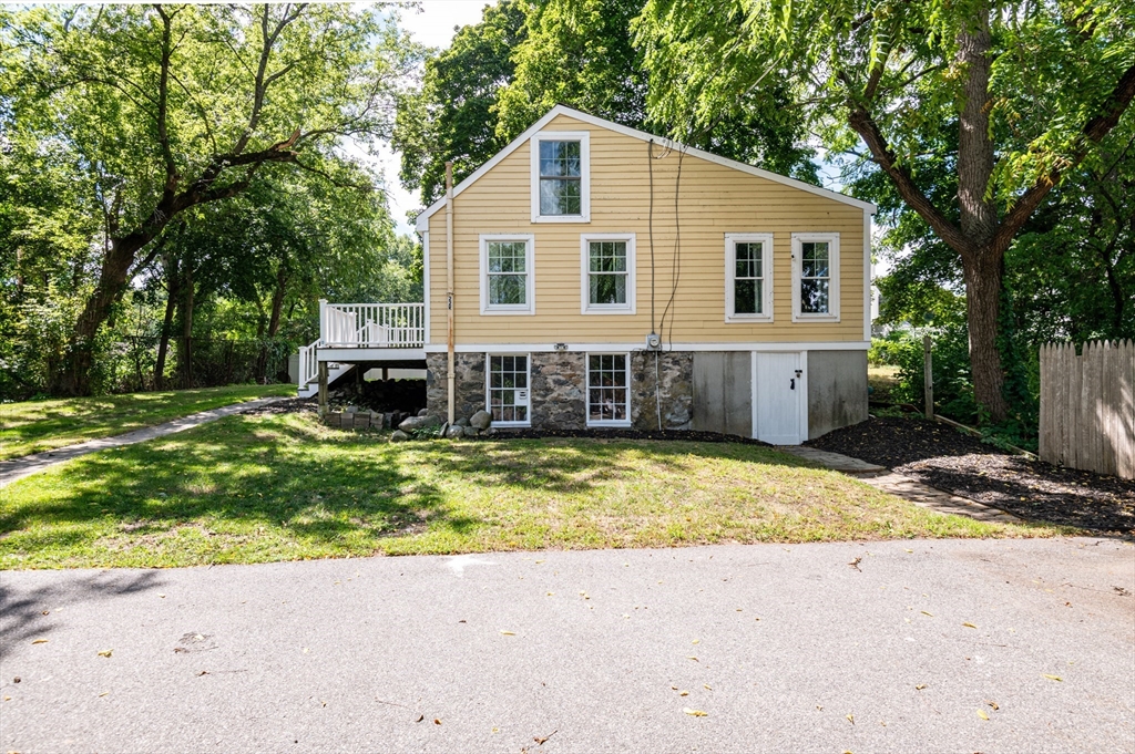22 R Andover Street Peabody, MA 01960 - Photo 2 of 23 Gallery Image 2