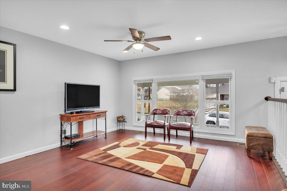 17 Lansdowne Road Burlington, NJ 08016 - Photo 11 of 36