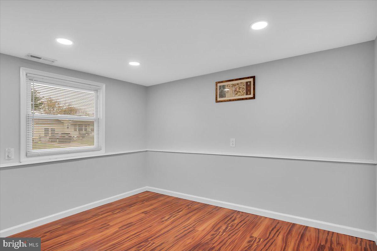 17 Lansdowne Road Burlington, NJ 08016 - Photo 20 of 36