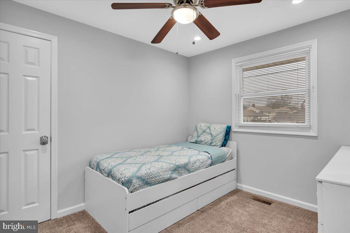 17 Lansdowne Road Burlington, NJ 08016 - Photo 26 of 36
