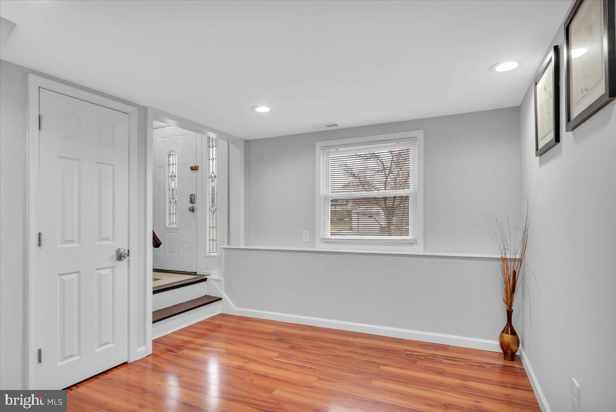 17 Lansdowne Road Burlington, NJ 08016 - Photo 6 of 36