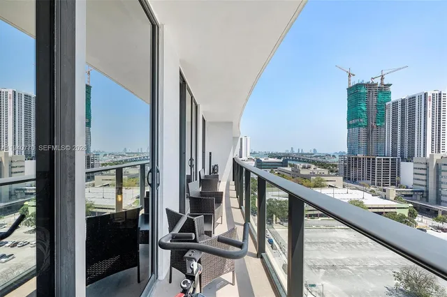 $3,500 | 1600 Northeast 1st Avenue, Unit 1208, Miami, FL 33132