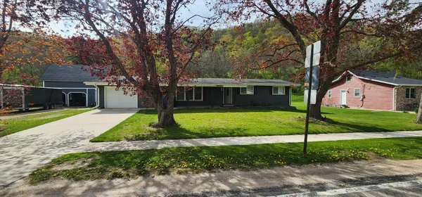 $324,500 | 1240 North Main Street, Altura, MN 55910