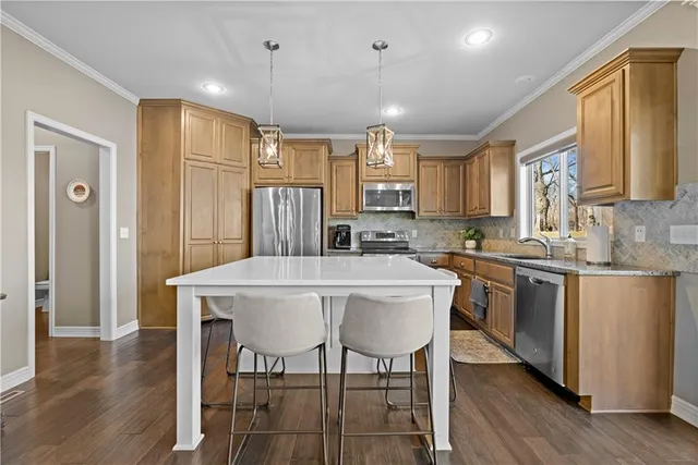 $575,000 | 2322 Southwest River Trail Road, Lee's Summit, MO 64082