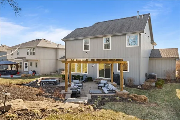 $565,000 | 2322 Southwest River Trail Road, Lee's Summit, MO 64082