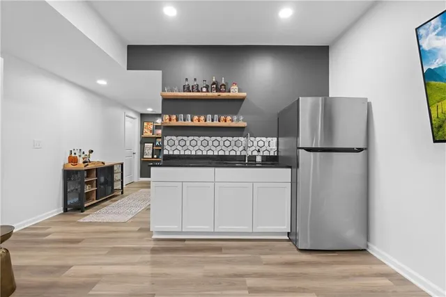 $575,000 | 2322 Southwest River Trail Road, Lee's Summit, MO 64082