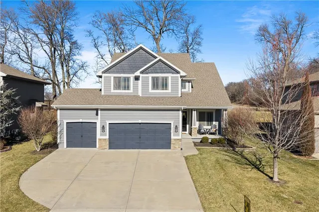 $575,000 | 2322 Southwest River Trail Road, Lee's Summit, MO 64082