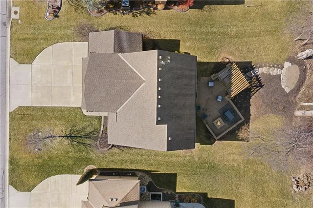 $575,000 | 2322 Southwest River Trail Road, Lee's Summit, MO 64082