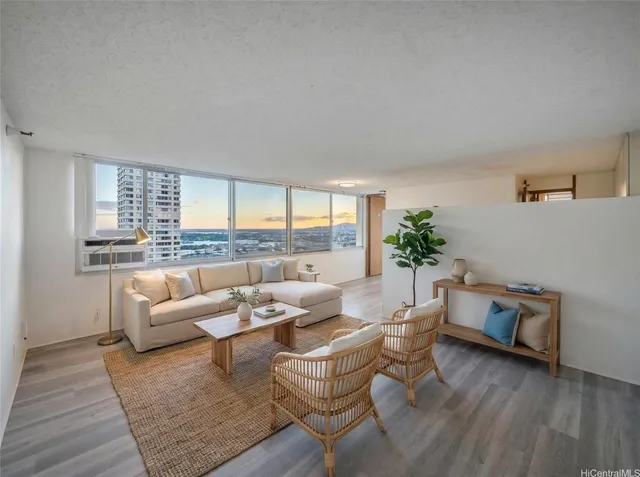 $322,500 | 1060 Kamehameha Highway, Unit 3302B, Pearl City, HI 96782