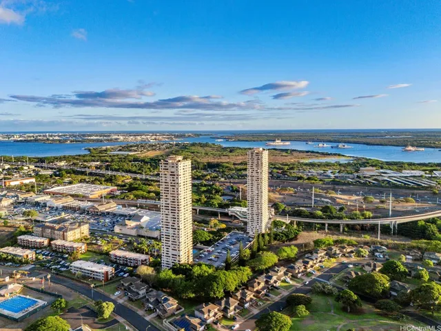 $322,500 | 1060 Kamehameha Highway, Unit 3302B, Pearl City, HI 96782