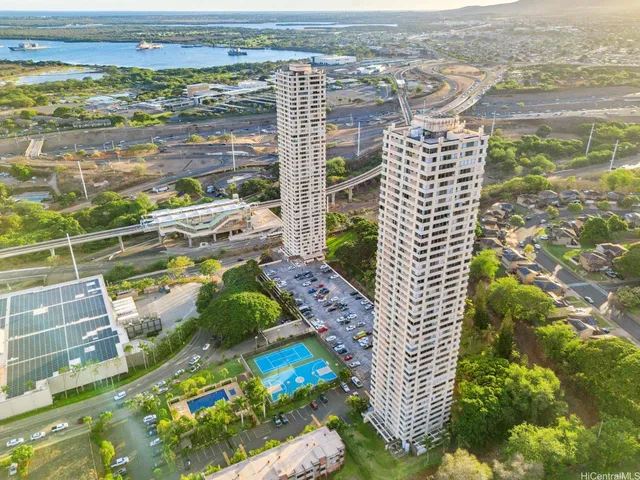 $322,500 | 1060 Kamehameha Highway, Unit 3302B, Pearl City, HI 96782