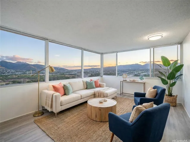 $322,500 | 1060 Kamehameha Highway, Unit 3302B, Pearl City, HI 96782