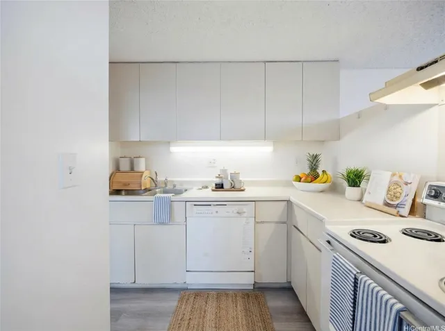 $322,500 | 1060 Kamehameha Highway, Unit 3302B, Pearl City, HI 96782