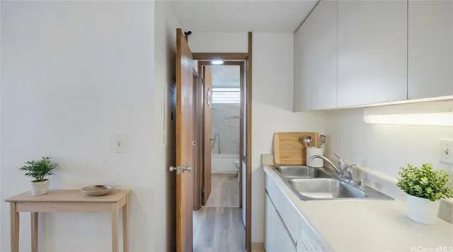 $322,500 | 1060 Kamehameha Highway, Unit 3302B, Pearl City, HI 96782