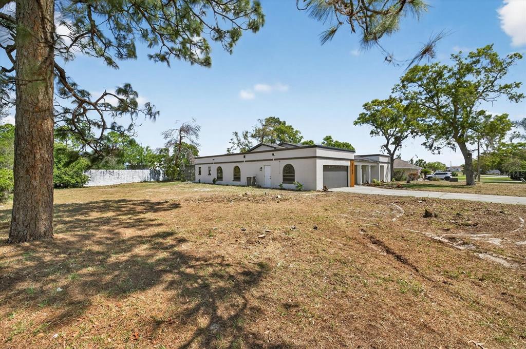 8169 Berkeley Manor Boulevard Spring Hill, FL 34606 - Photo 8 of 67