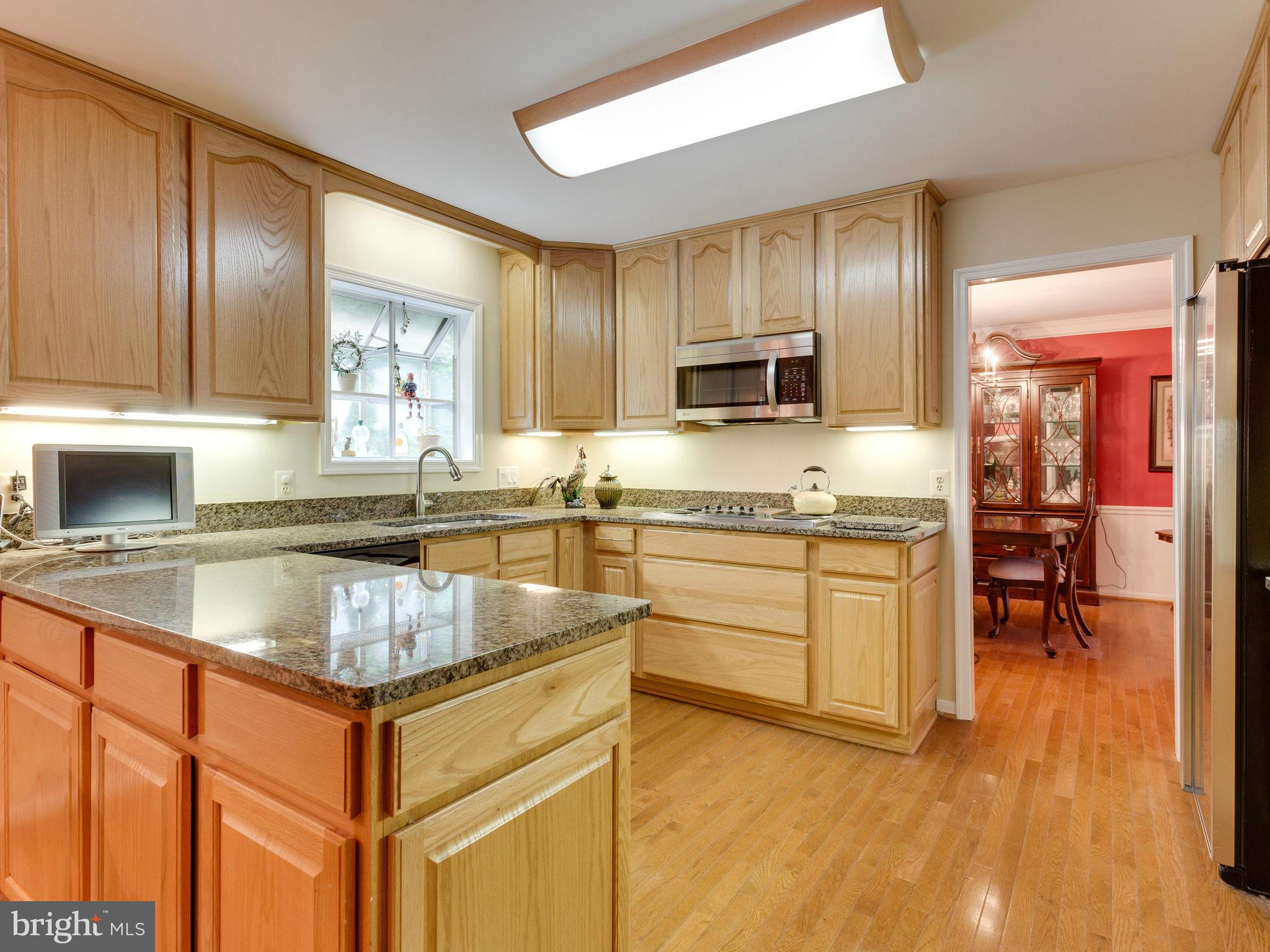 8141 Viola Street Springfield, VA 22152 - Photo 9 of 30 Kitchen