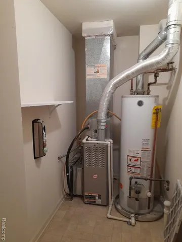 $1,950 | 14474 Shadywood Drive, Sterling Heights, MI 48312