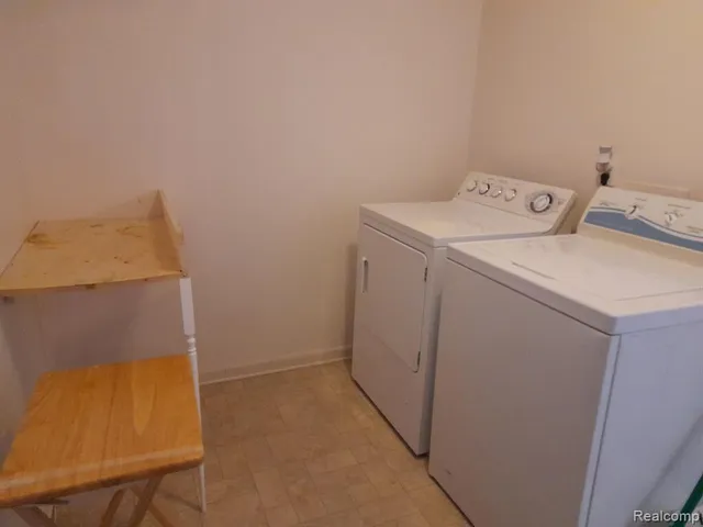 $1,950 | 14474 Shadywood Drive, Sterling Heights, MI 48312