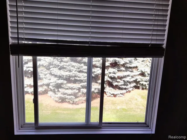 $1,950 | 14474 Shadywood Drive, Sterling Heights, MI 48312