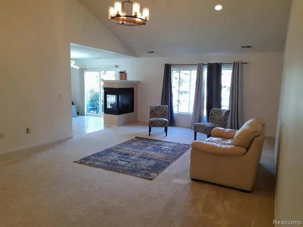 $1,850 | 14474 Shadywood Drive, Sterling Heights, MI 48312