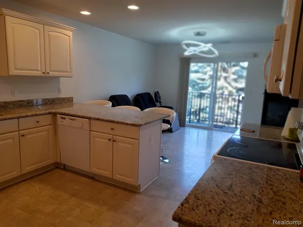 $1,850 | 14474 Shadywood Drive, Sterling Heights, MI 48312