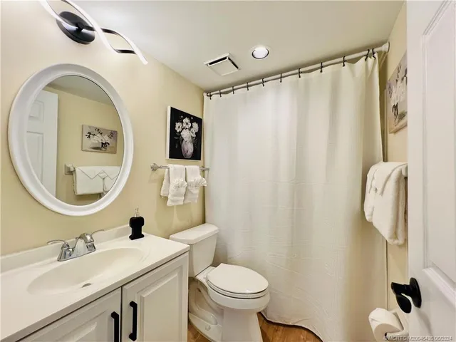 $4,000 | 10044 South Ocean Drive, Unit 1005, Jensen Beach, FL 34957