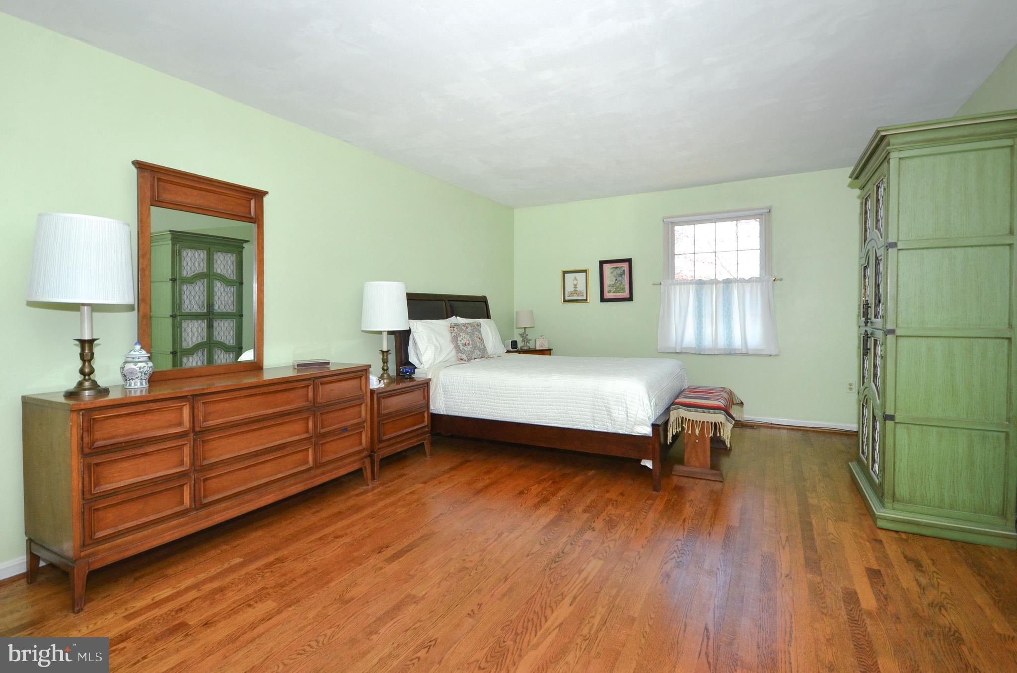 12917 Gent Road Reisterstown, MD 21136 - Photo 17 of 37 Master bedroom with hardwood floors