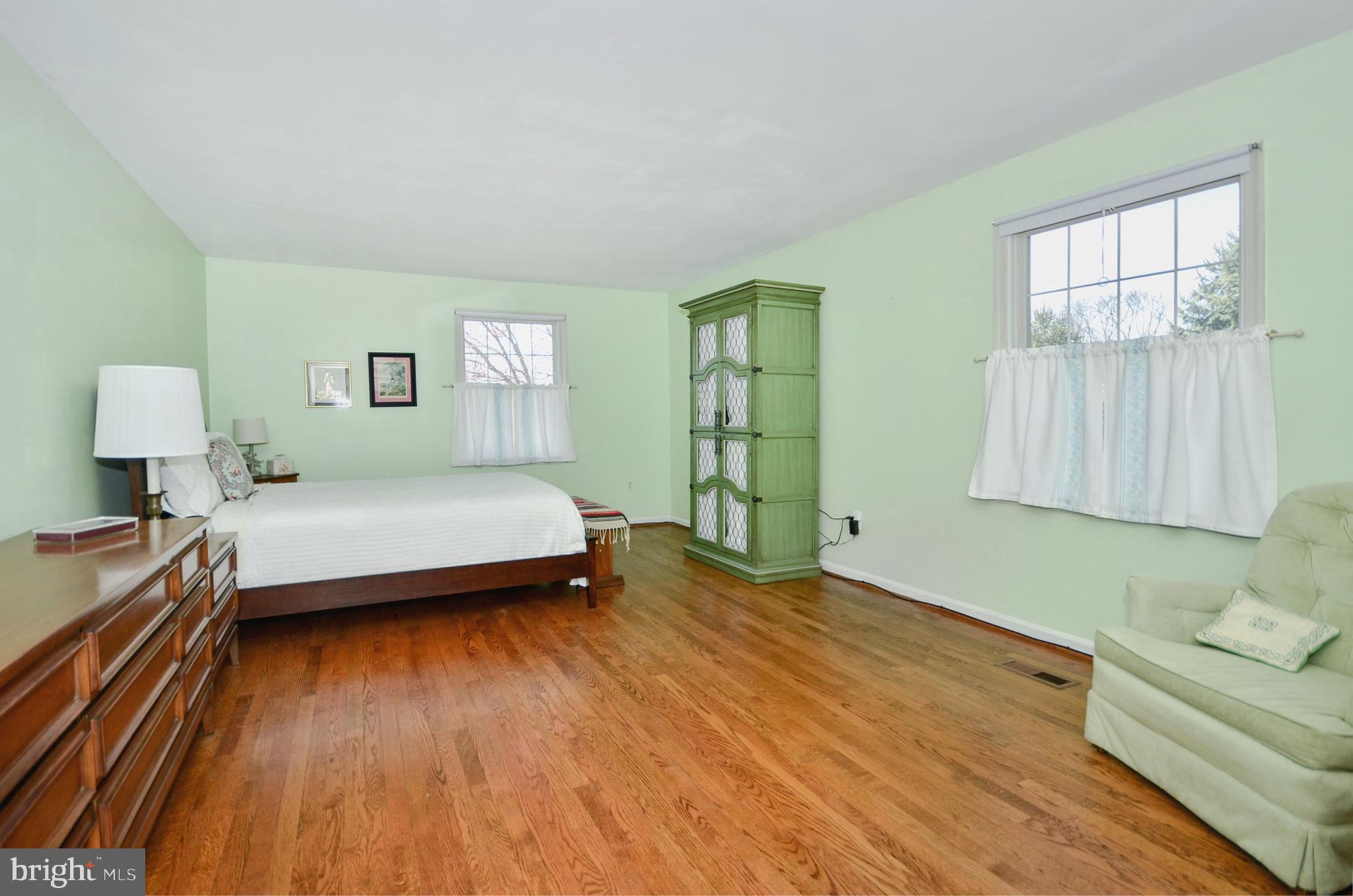 12917 Gent Road Reisterstown, MD 21136 - Photo 19 of 37 Master bedroom