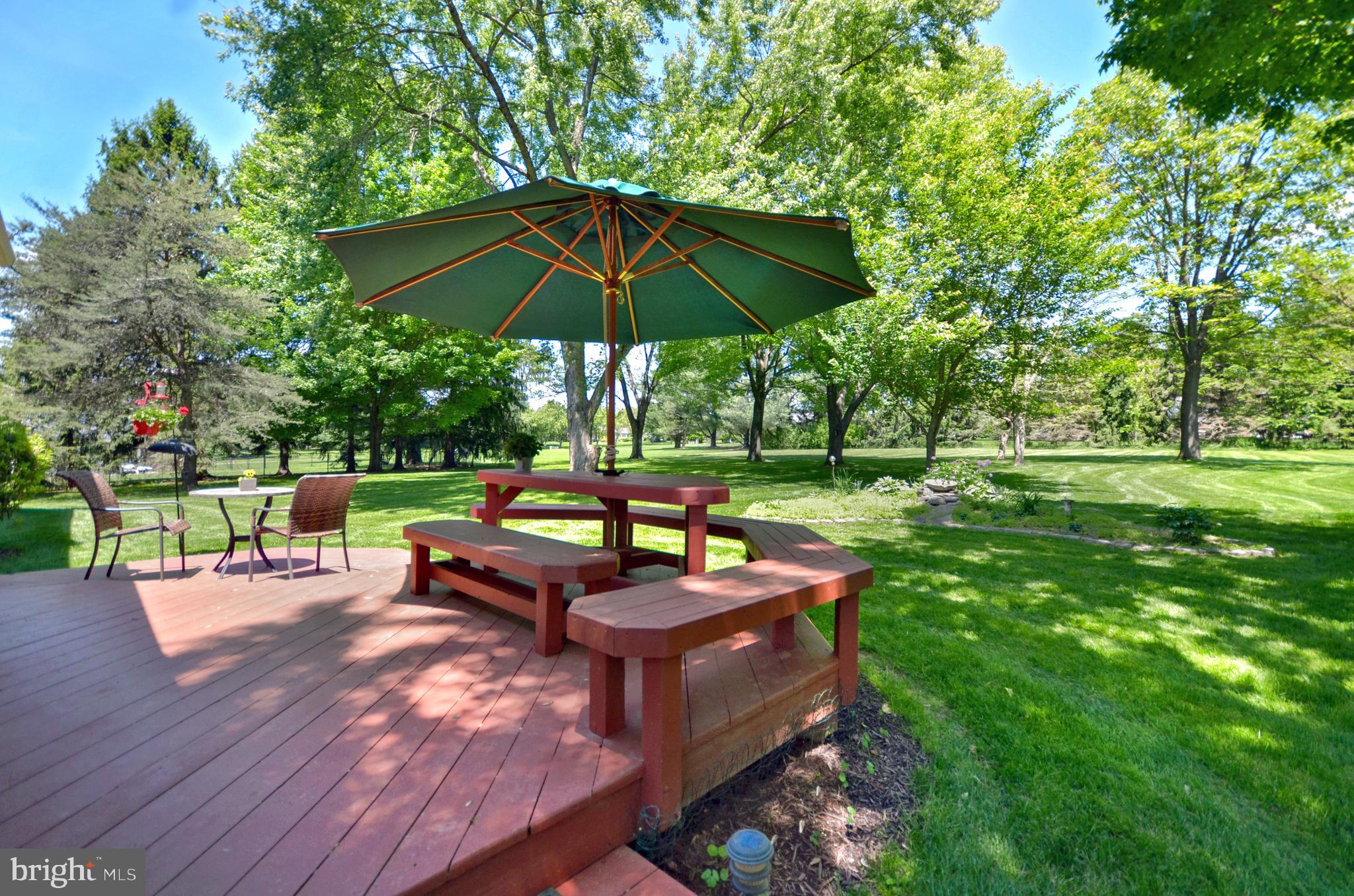 12917 Gent Road Reisterstown, MD 21136 - Photo 33 of 37 Custom redwood/cedar deck