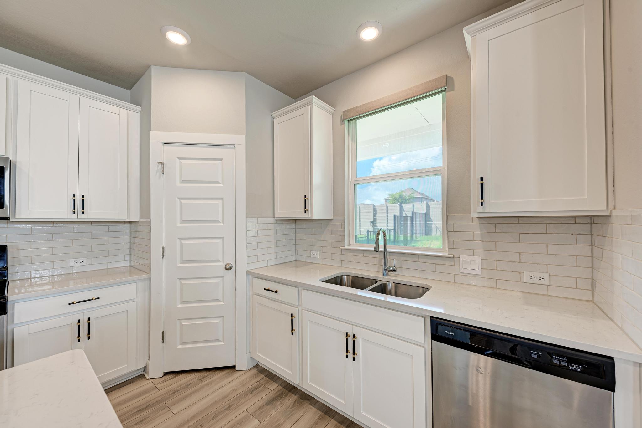 7203 Travertine Spring Drive Austin, TX 78744 - Photo 17 of 38