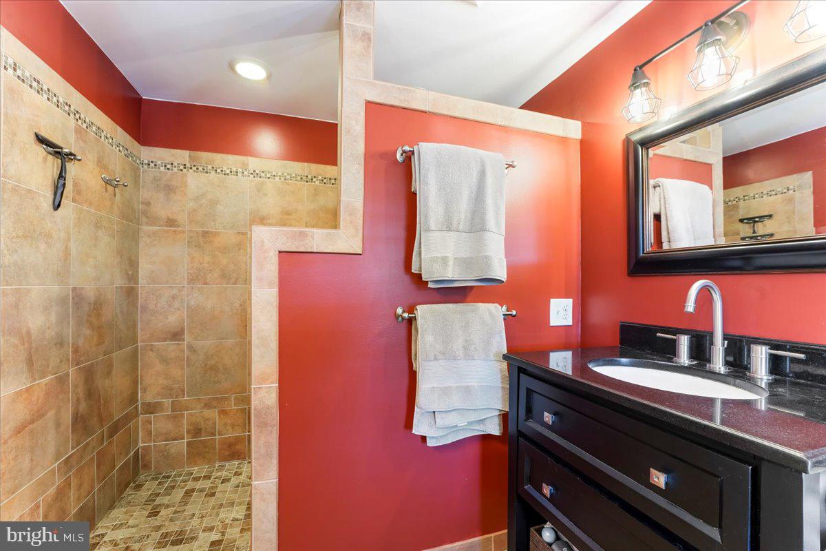 601 Crum Creek Road Media, PA 19063 - Photo 24 of 49 Primary Bath