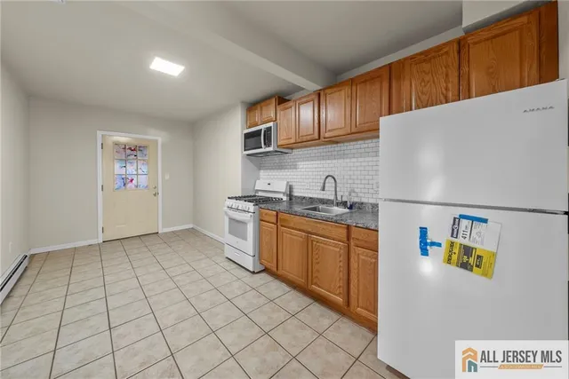 $1,750 | 2102 Woodbridge Avenue, Unit 2, Edison, NJ 08817