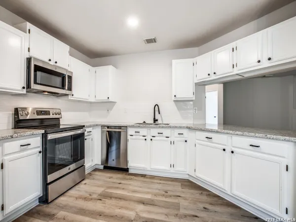 $2,045 | 11130 Moonlit, San Antonio, TX 78249