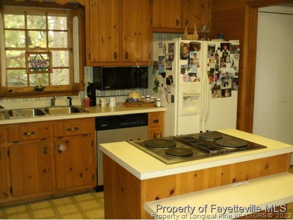 5406 Lakeview Road Hope Mills, NC 28348 - Photo 5 of 25 Gallery Image 5