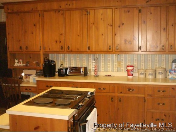 5406 Lakeview Road Hope Mills, NC 28348 - Photo 6 of 25 Gallery Image 6