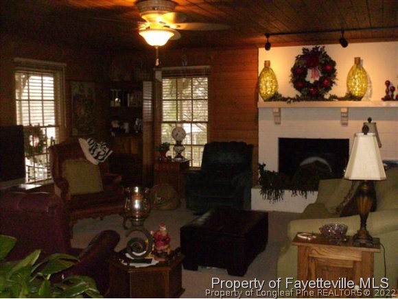 5406 Lakeview Road Hope Mills, NC 28348 - Photo 9 of 25 Gallery Image 9