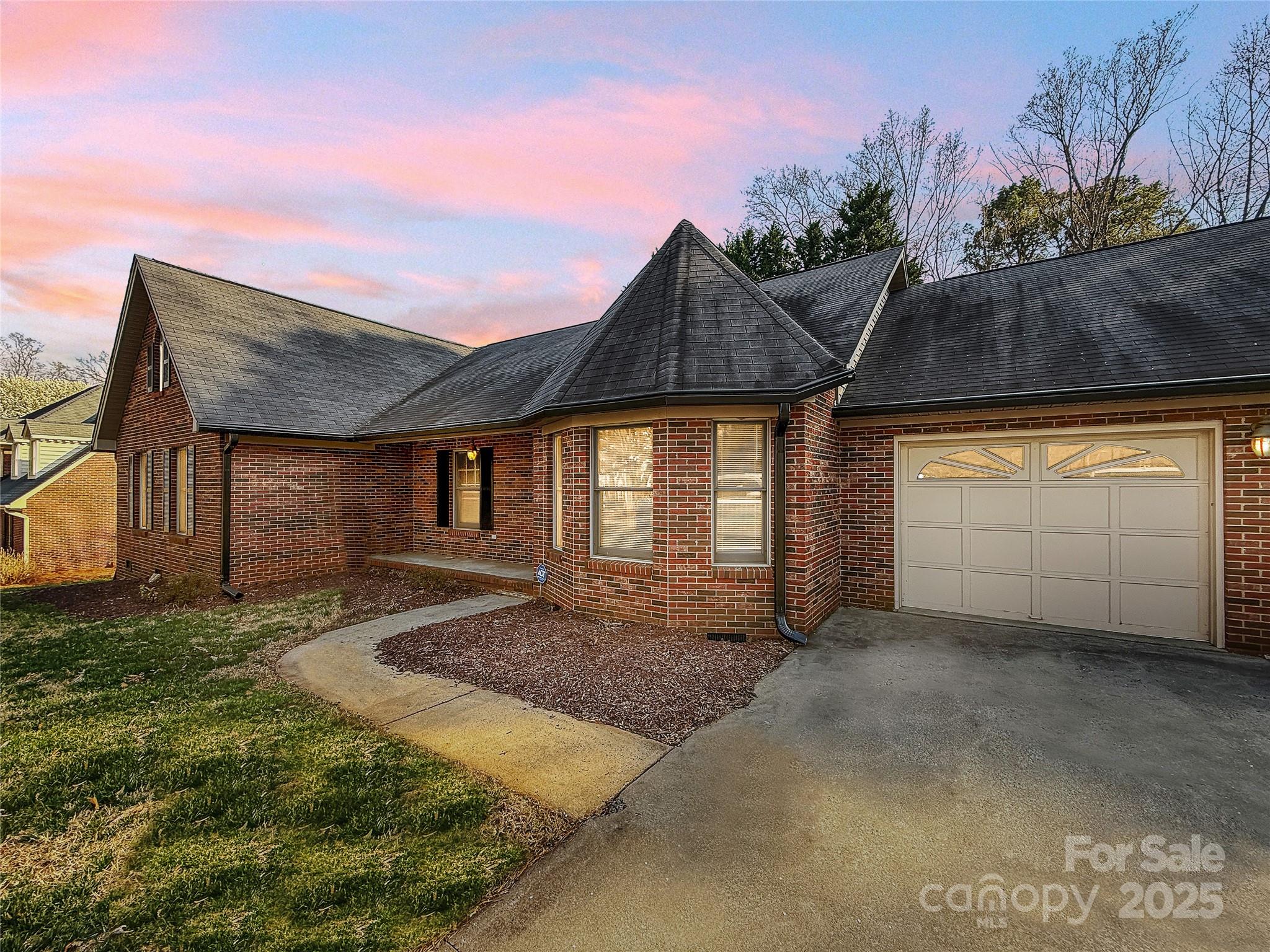 2601 Independence Way Gastonia, NC 28056 - Photo 2 of 41