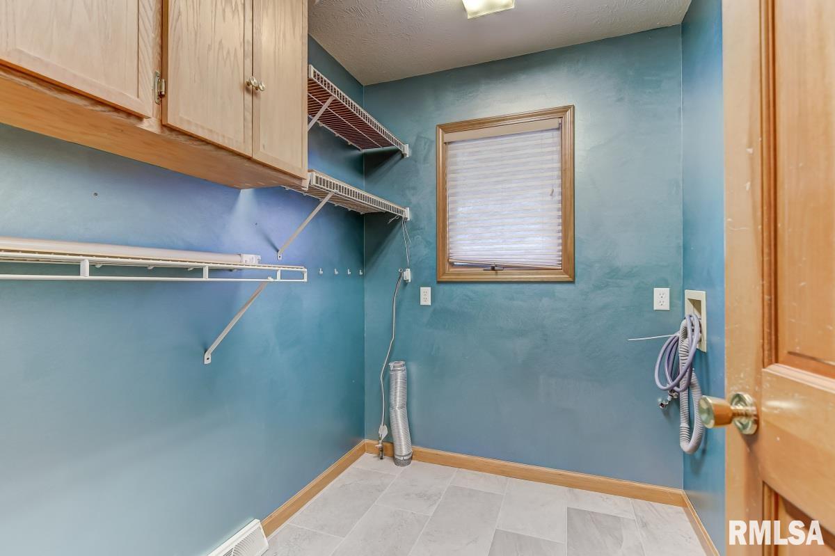 2504 Shadow Chaser Drive Springfield, IL 62711 - Photo 35 of 50 Gallery Image 35