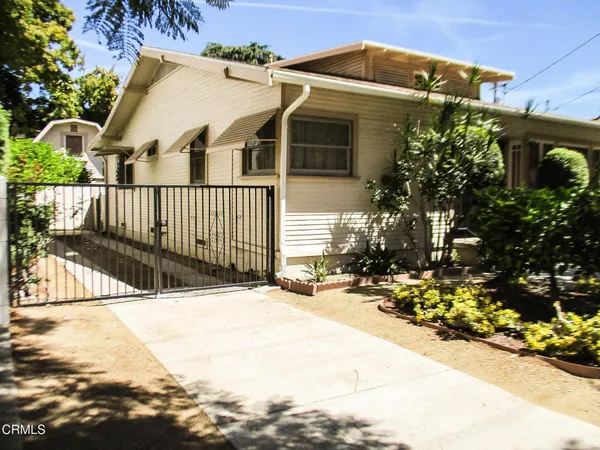 $3,600 | 1807 East Glenoaks Boulevard, Glendale, CA 91206