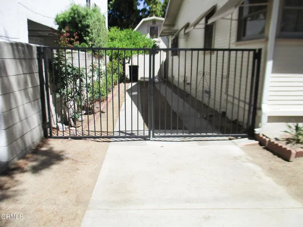 $3,600 | 1807 East Glenoaks Boulevard, Glendale, CA 91206