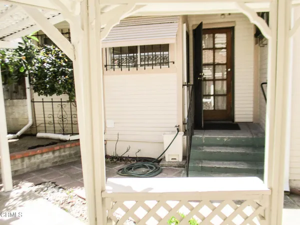 $3,600 | 1807 East Glenoaks Boulevard, Glendale, CA 91206