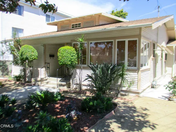 $3,600 | 1807 East Glenoaks Boulevard, Glendale, CA 91206