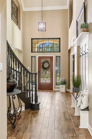 a view of entryway with a front door