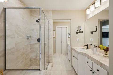 $1,095,000 | 2929 Holyrood Drive, Oakland, CA 94611