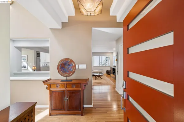 $1,095,000 | 2929 Holyrood Drive, Oakland, CA 94611